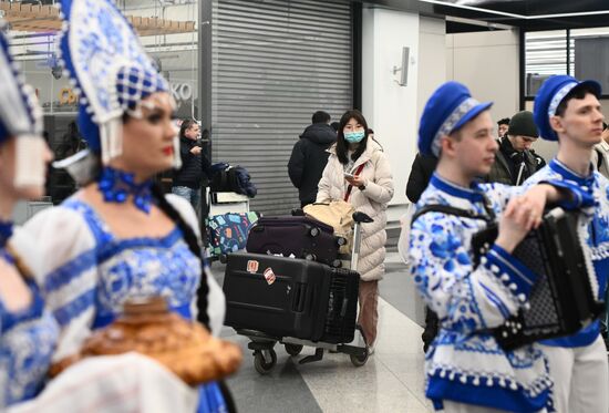 Первая группа туристов из Китая прибыла в Москву
