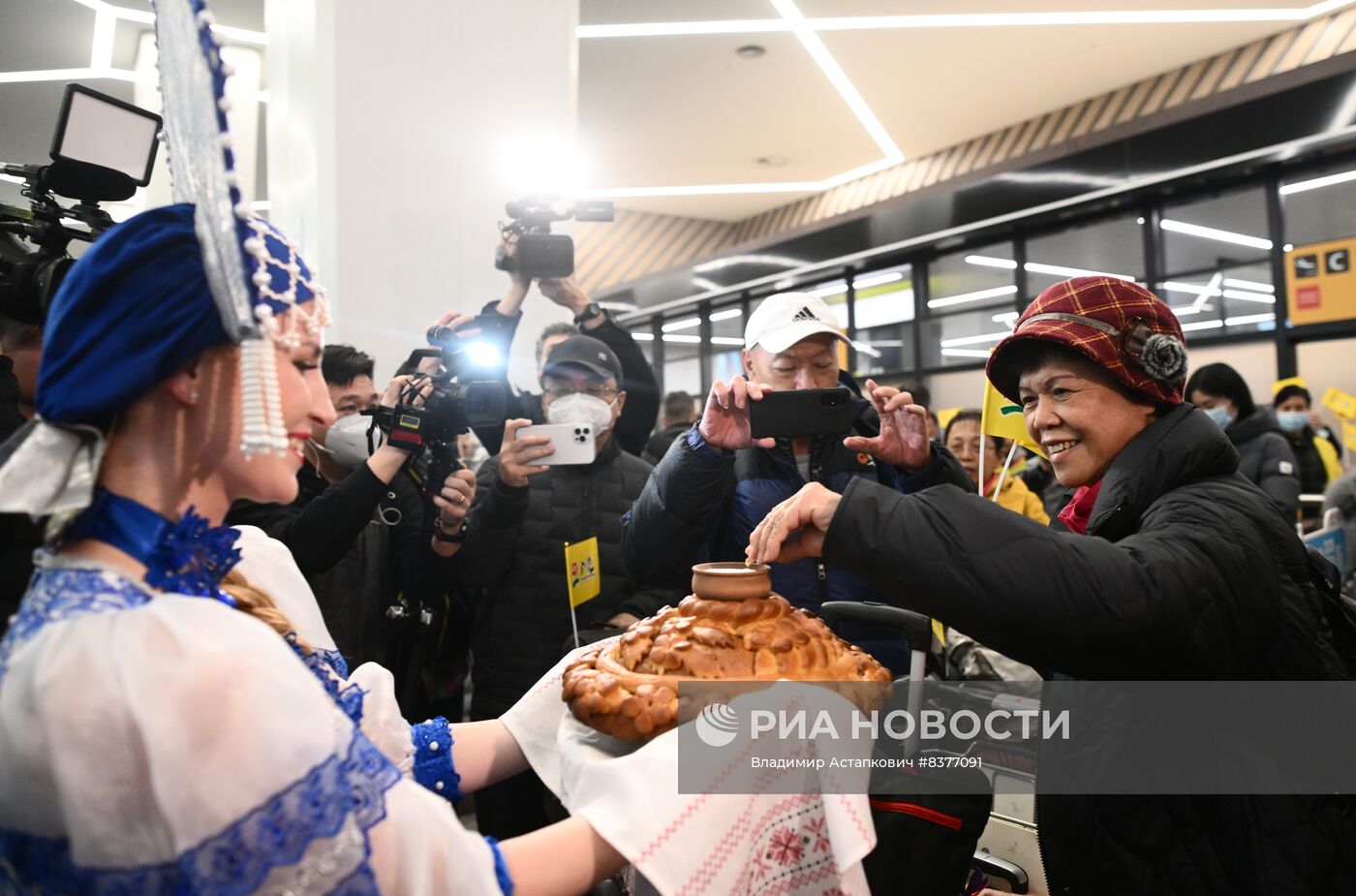 Первая группа туристов из Китая прибыла в Москву