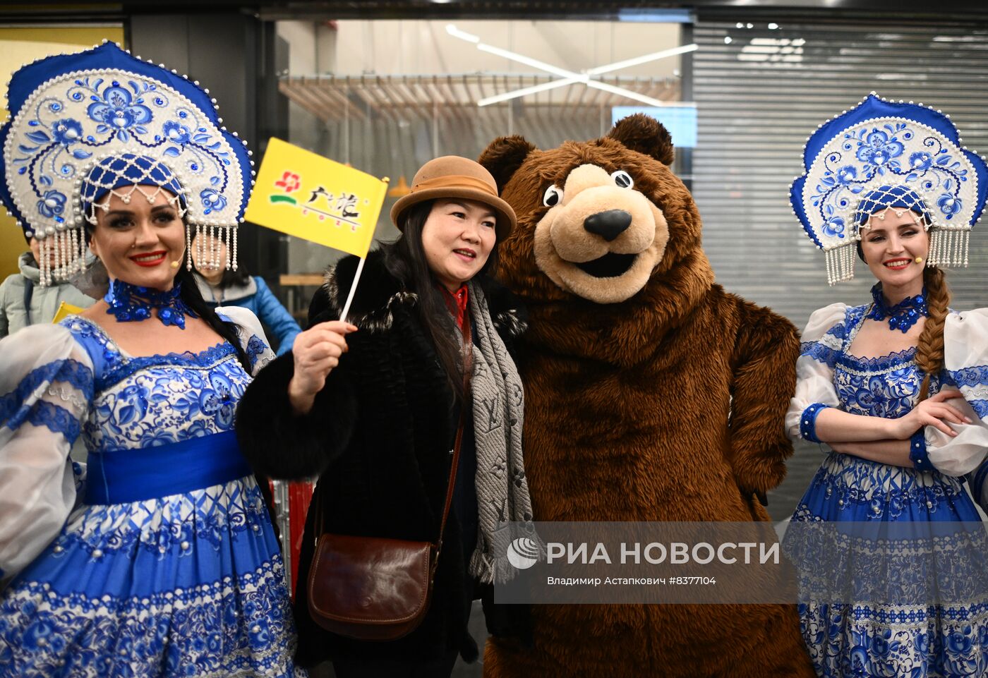 Первая группа туристов из Китая прибыла в Москву