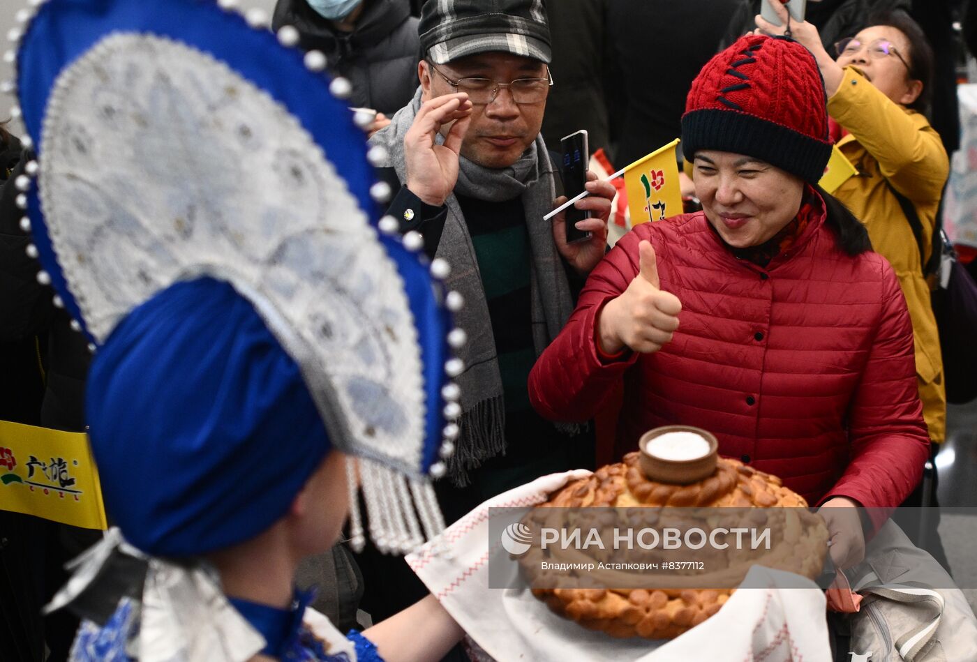 Первая группа туристов из Китая прибыла в Москву