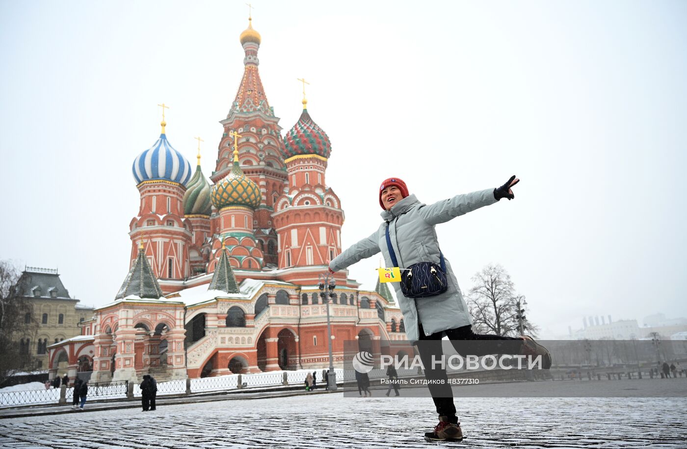 Первая группа туристов из Китая прибыла в Москву