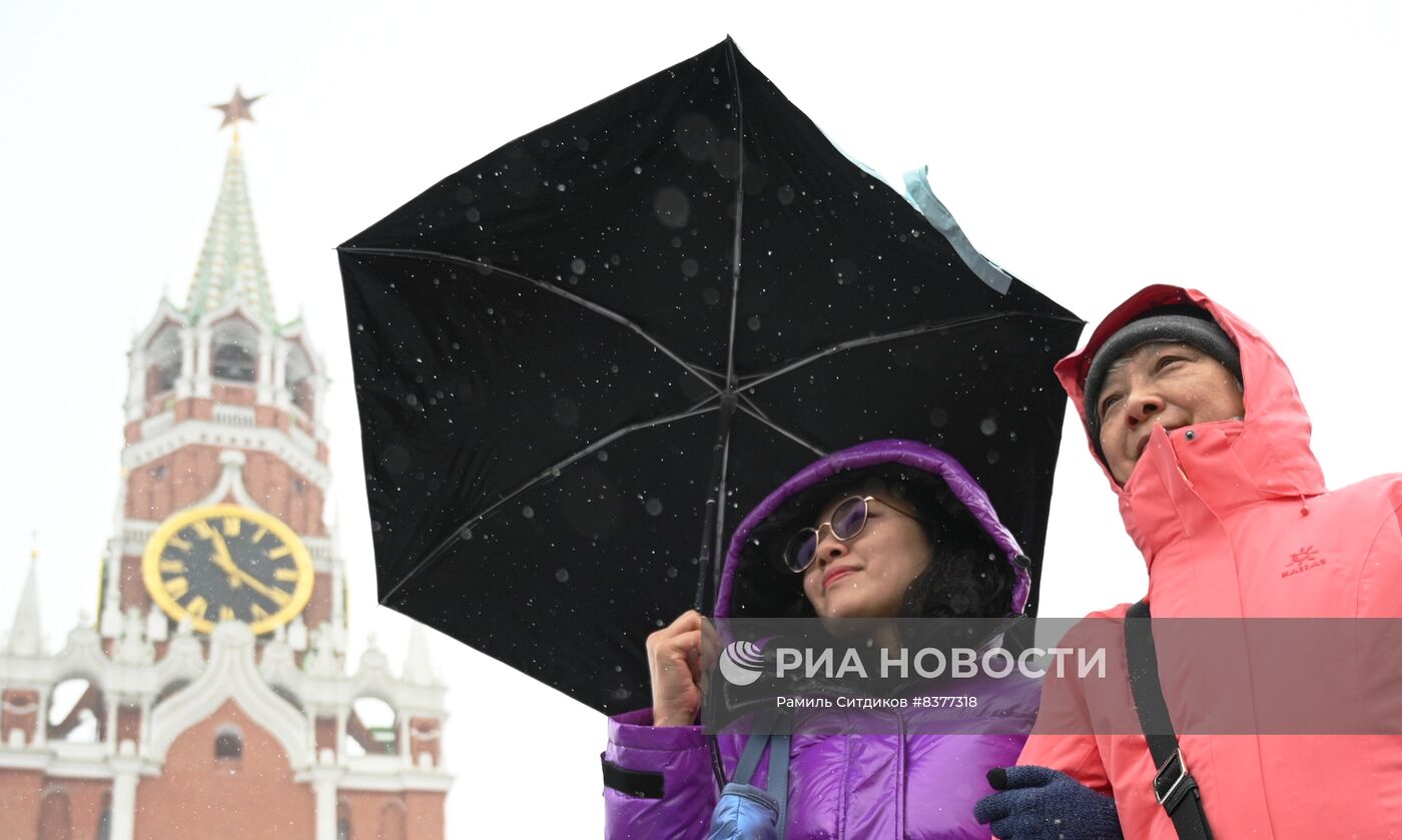 Первая группа туристов из Китая прибыла в Москву