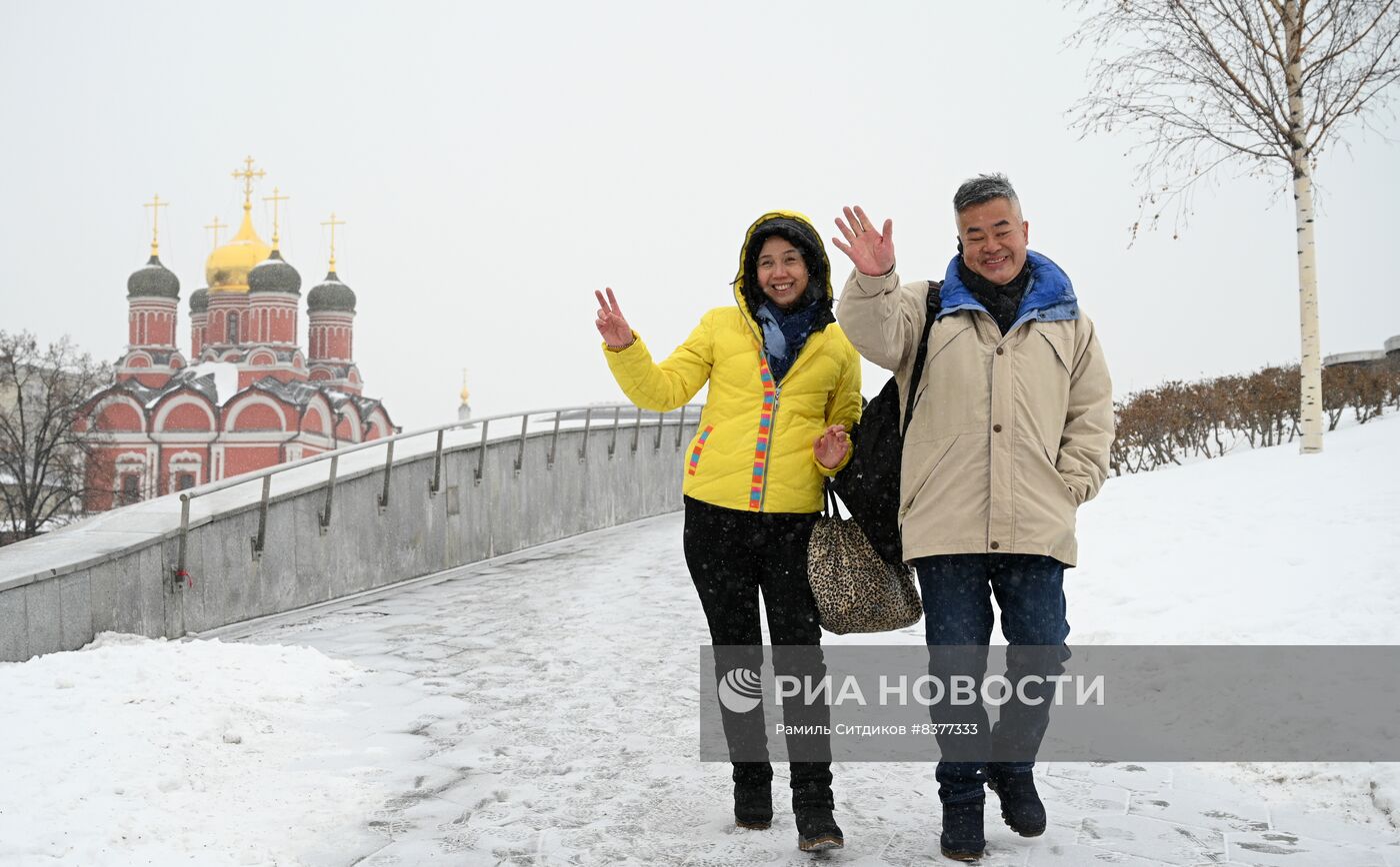 Первая группа туристов из Китая прибыла в Москву