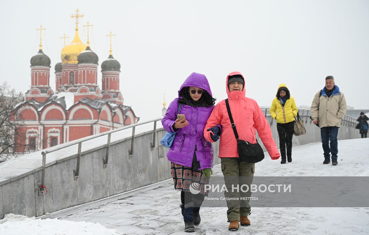 Первая группа туристов из Китая прибыла в Москву