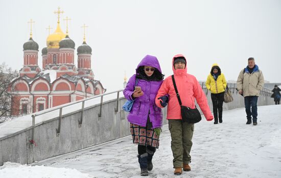 Первая группа туристов из Китая прибыла в Москву