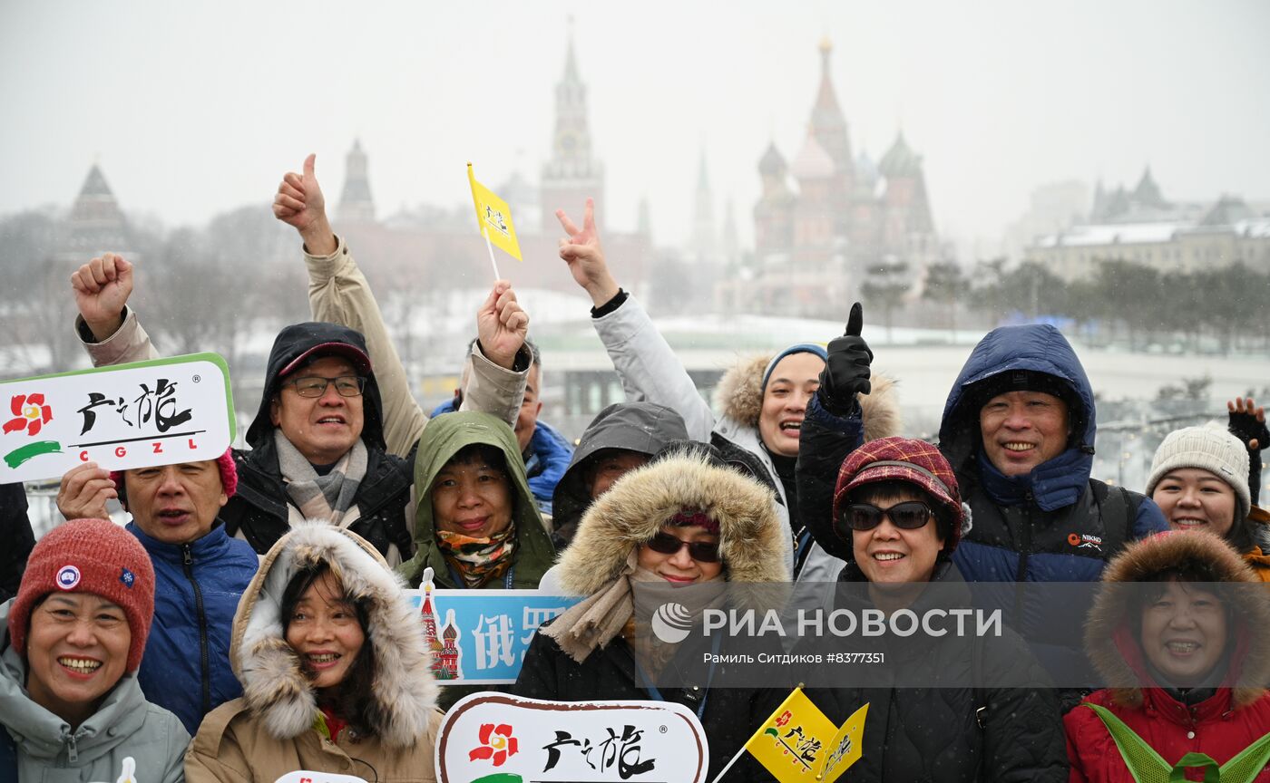 Первая группа туристов из Китая прибыла в Москву