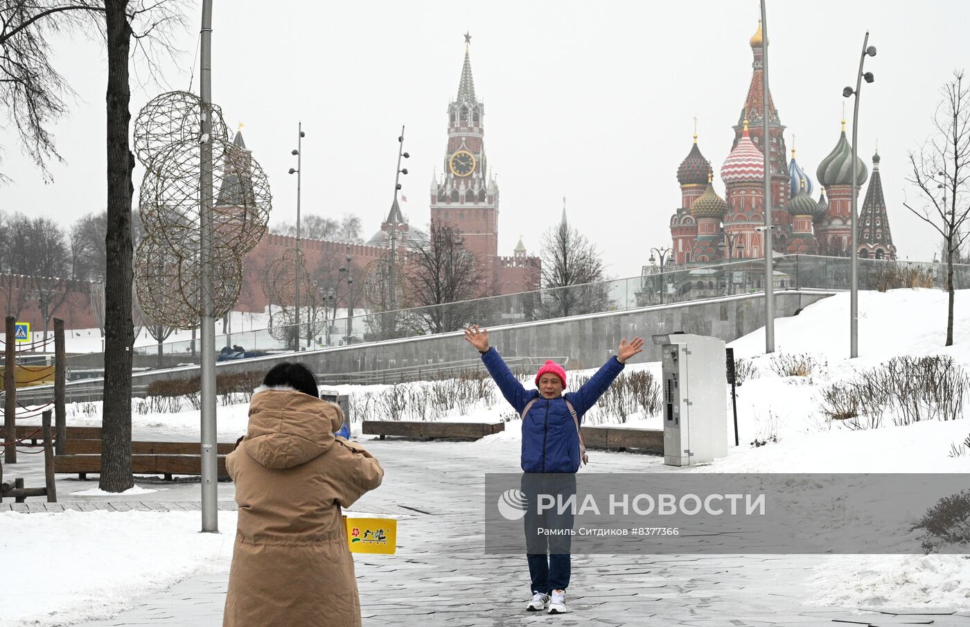 Первая группа туристов из Китая прибыла в Москву