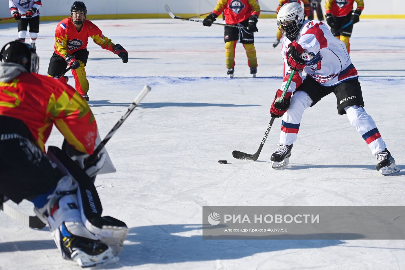 Открытие российско-китайского фестиваля зимних видов спорта. Хоккей на льду Амура
