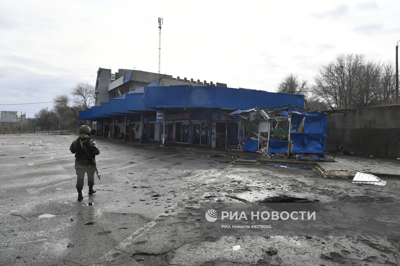 Последствия обстрела автовокзала в с. Васильевка Запорожской области