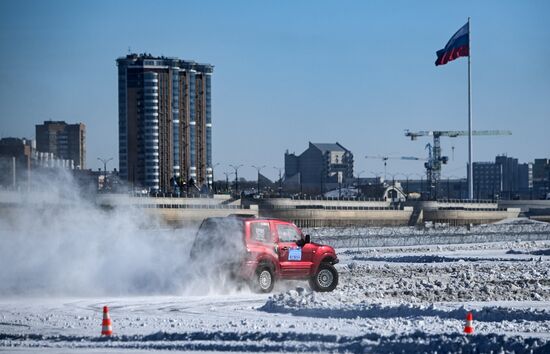 Российско-китайский фестиваль зимних видов спорта. Ралли на льду Амура