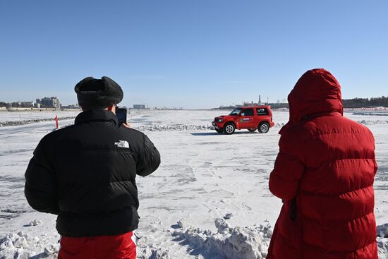 Российско-китайский фестиваль зимних видов спорта. Ралли на льду Амура