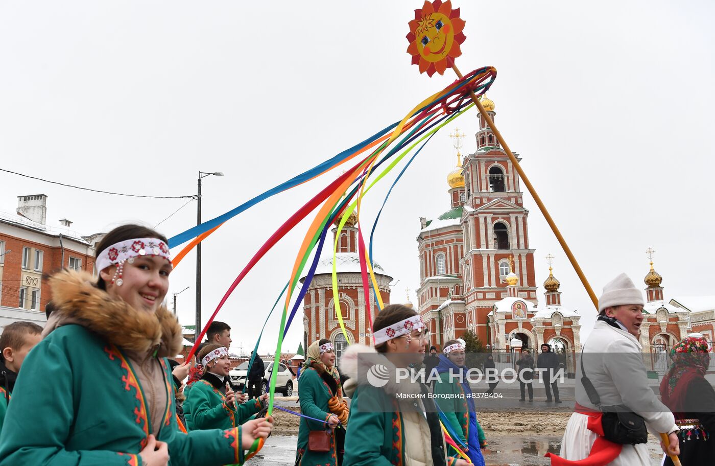 Празднование Масленицы в регионах России