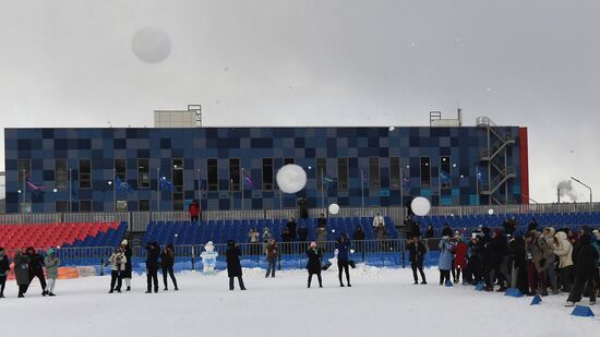 Массовая битва снежками в Красноярске