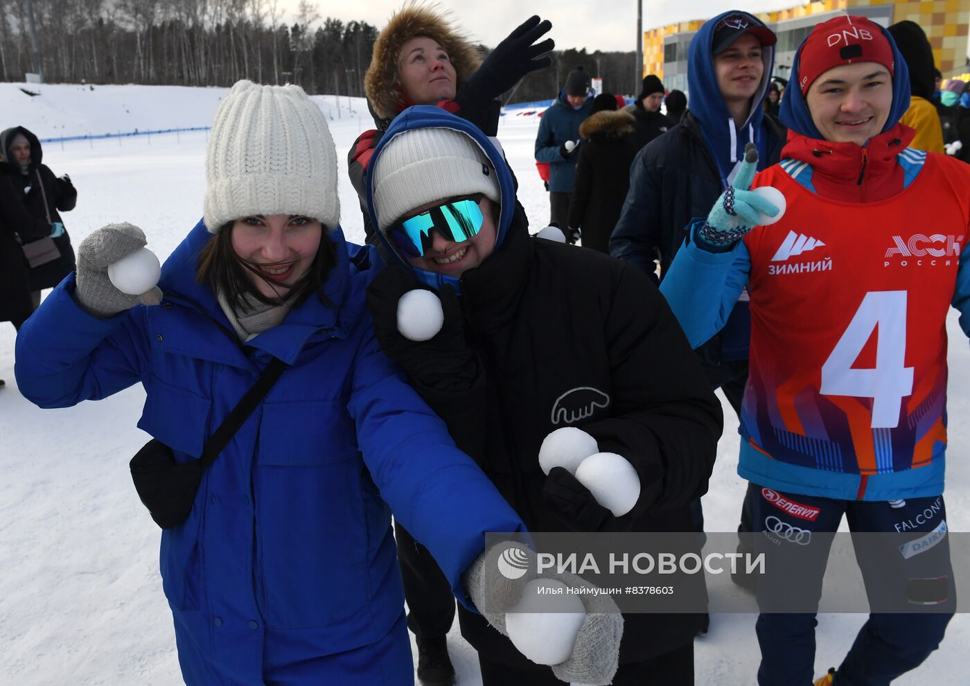 Массовая битва снежками в Красноярске