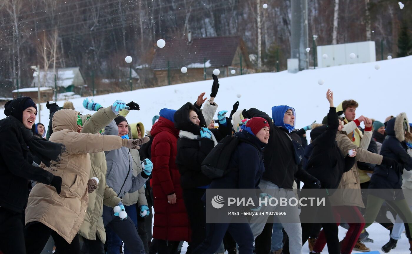 Массовая битва снежками в Красноярске