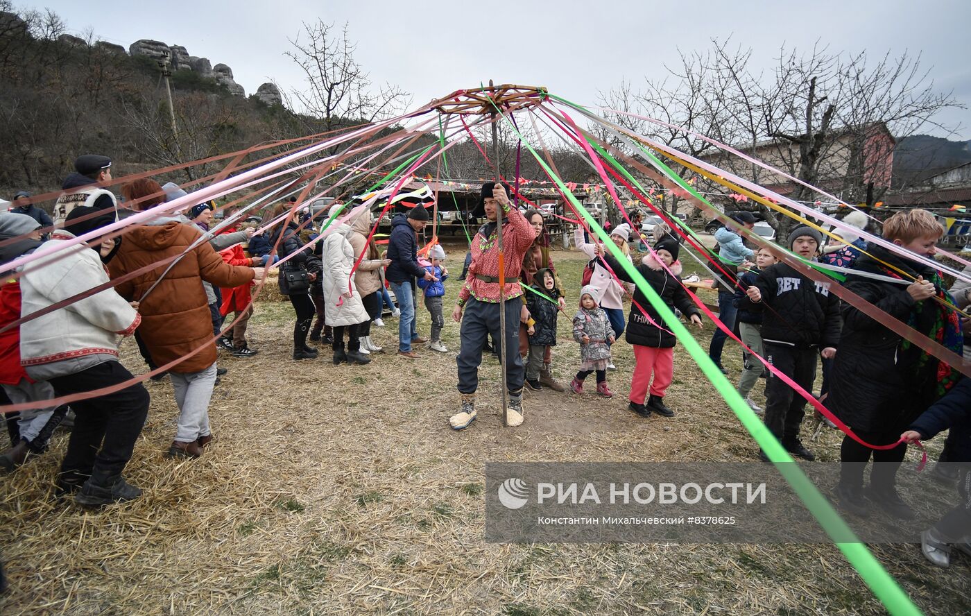 Празднование Масленицы в регионах России