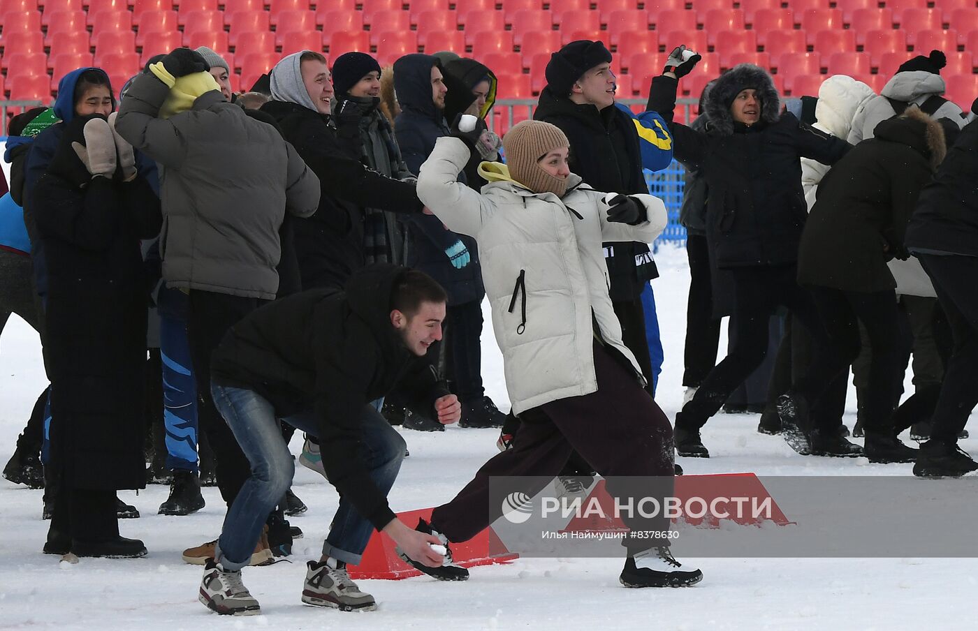 Массовая битва снежками в Красноярске