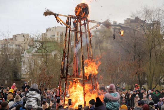 Празднование Масленицы в странах СНГ