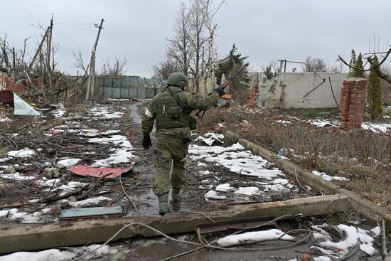 Разрушения в Марьинке Донецкой народной республики