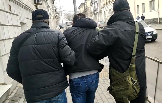 ФСБ России задержала граждан РФ , подозреваемых в  сотрудничестве с иностранными спецслужбами