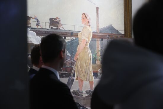 Выставка "Донбасс - Россия: история и современность"