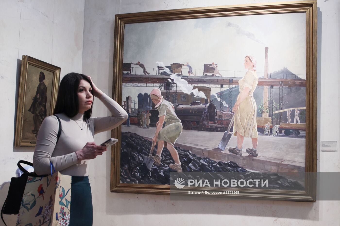 Выставка "Донбасс - Россия: история и современность"