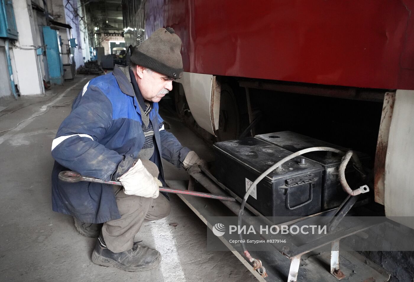 Подготовка к возобновлению движения трамваев в Мариуполе