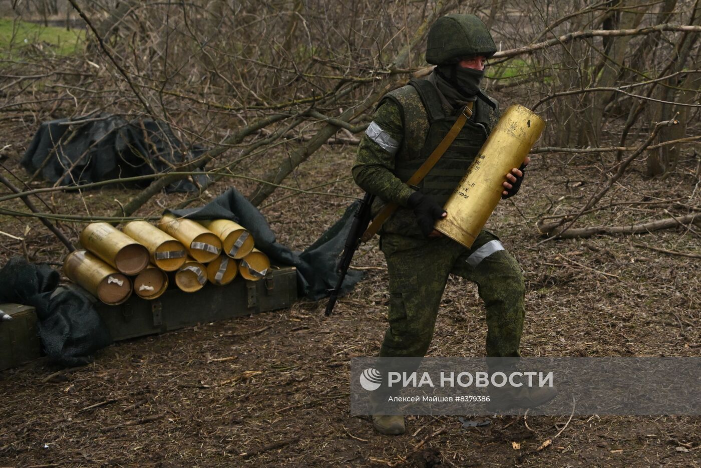 Работа артиллерийских расчетов в зоне СВО