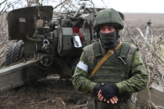 Работа артиллерийских расчетов в зоне СВО