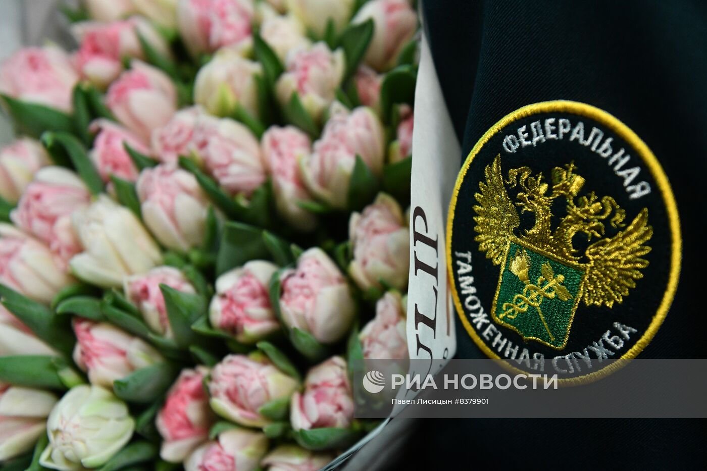 Поставка цветов к 8 Марта в Екатеринбург