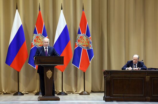 Президент РФ В. Путин принял участие в расширенном заседании коллегии ФСБ