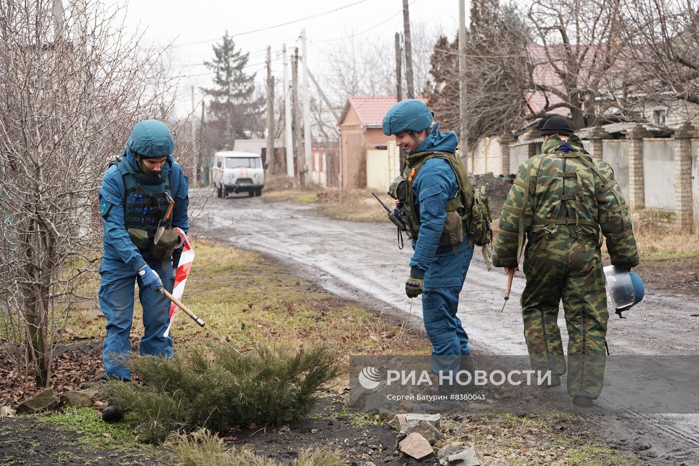 Разминирование улиц в Петровском районе Донецка
