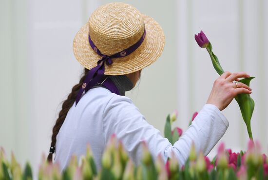 Цветочная ярмарка "Пассаж в цветах"