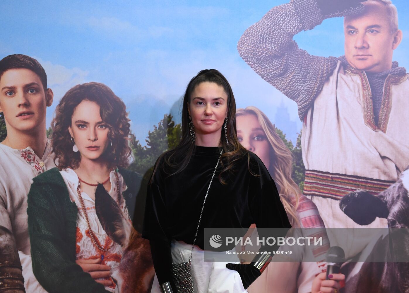 Премьера фильма "Беспринципные в деревне"