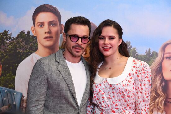 Премьера фильма "Беспринципные в деревне"