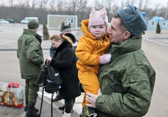 Возвращение российских военнослужащих из украинского плена
