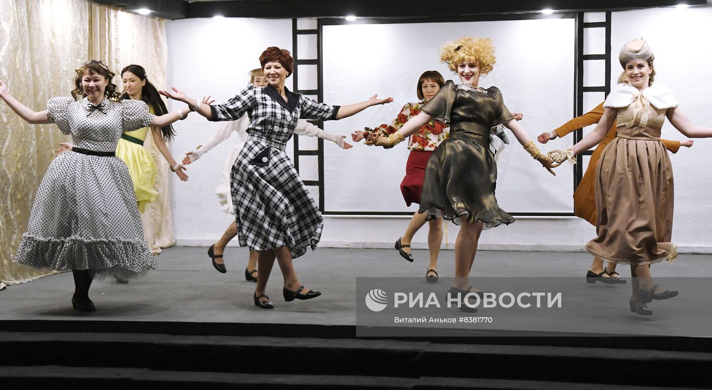 Конкурс "Мисс Весна" в женской исправительной колонии в Приморском крае