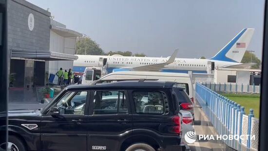 Самолет Блинкена покинул Дели