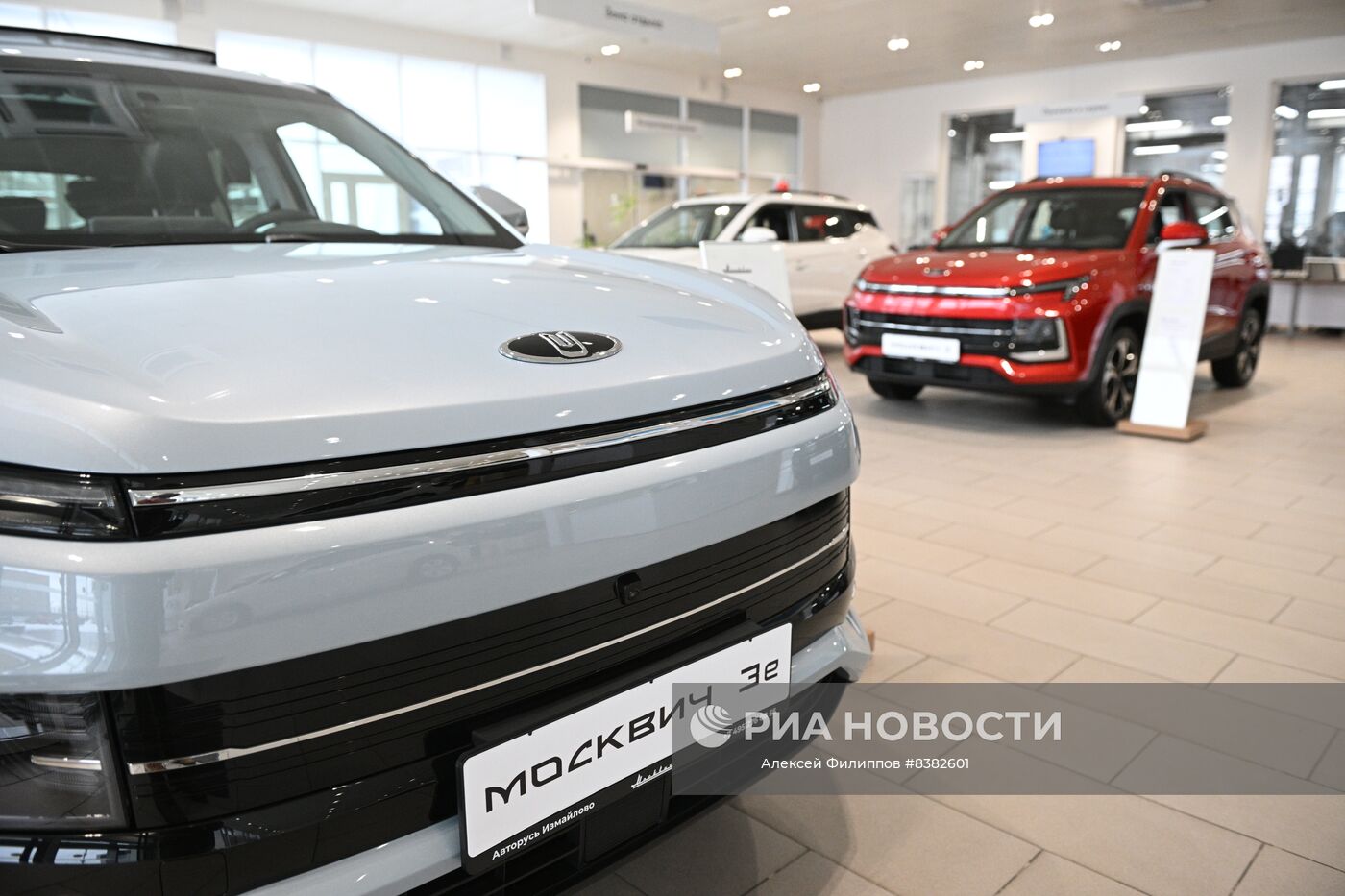 Старт продаж автомобилей "Москвич" у всех официальных дилеров