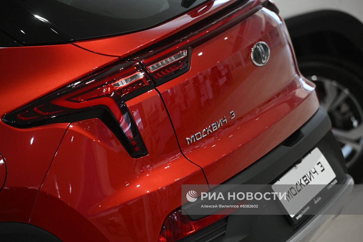 Старт продаж автомобилей "Москвич" у всех официальных дилеров