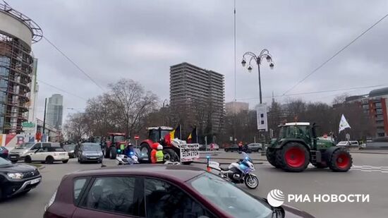 Бельгийские фермеры на тракторах заблокировали центр Брюсселя