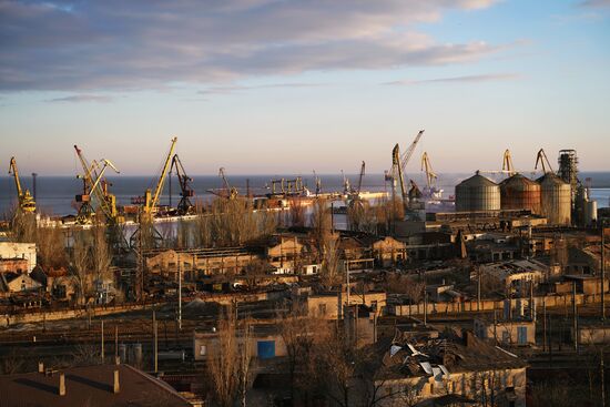 Повседневная жизнь в Мариуполе