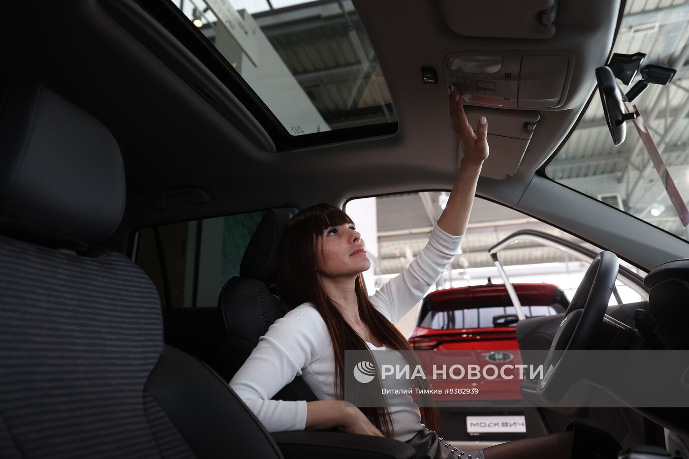 Старт продаж автомобилей "Москвич" у всех официальных дилеров