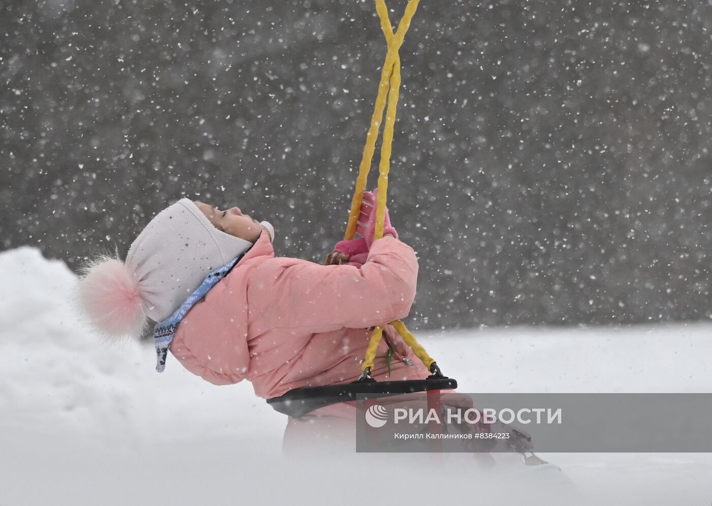 Снег в Москве