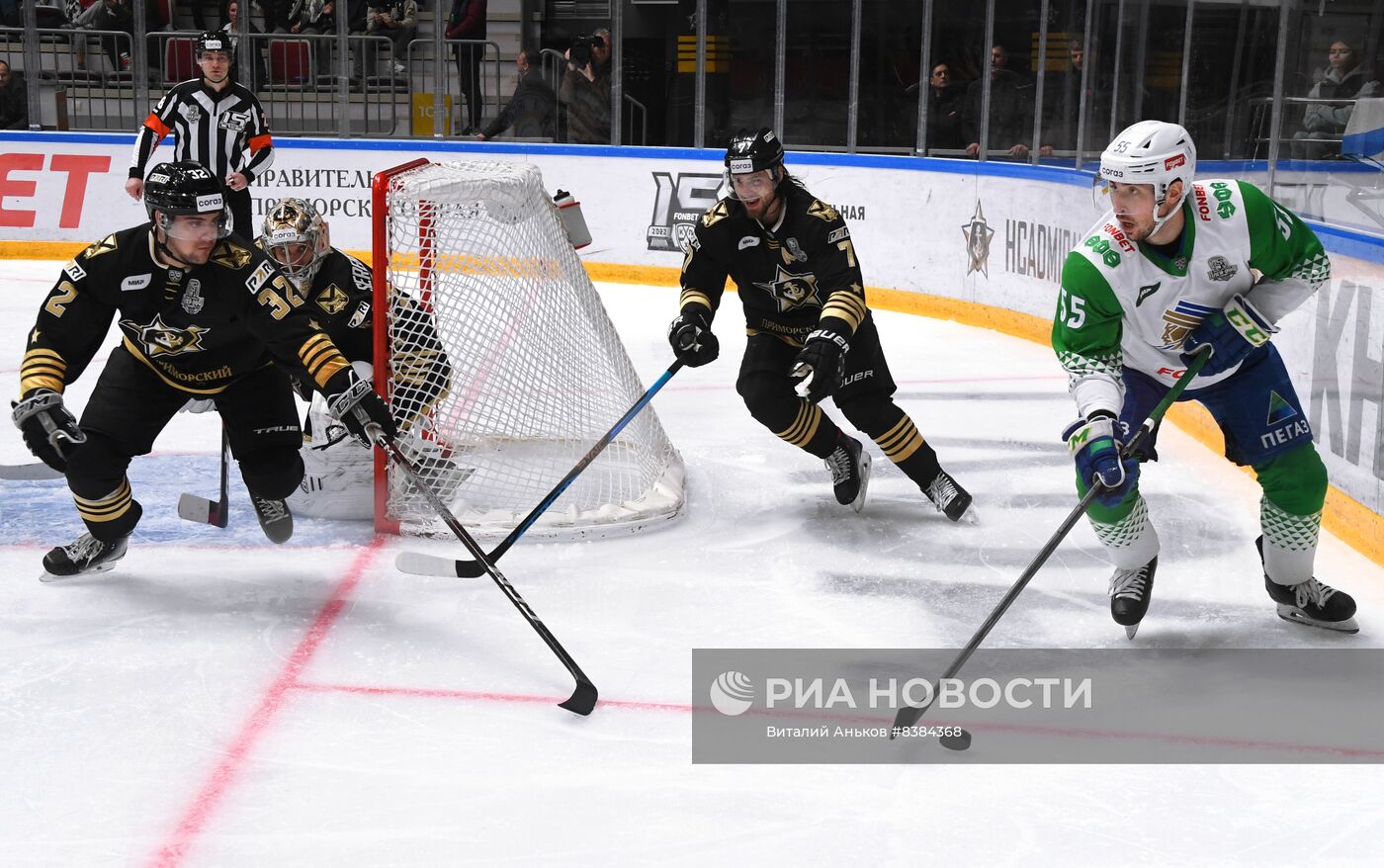 Хоккей. КХЛ. Матч "Адмирал" - "Салават Юлаев"