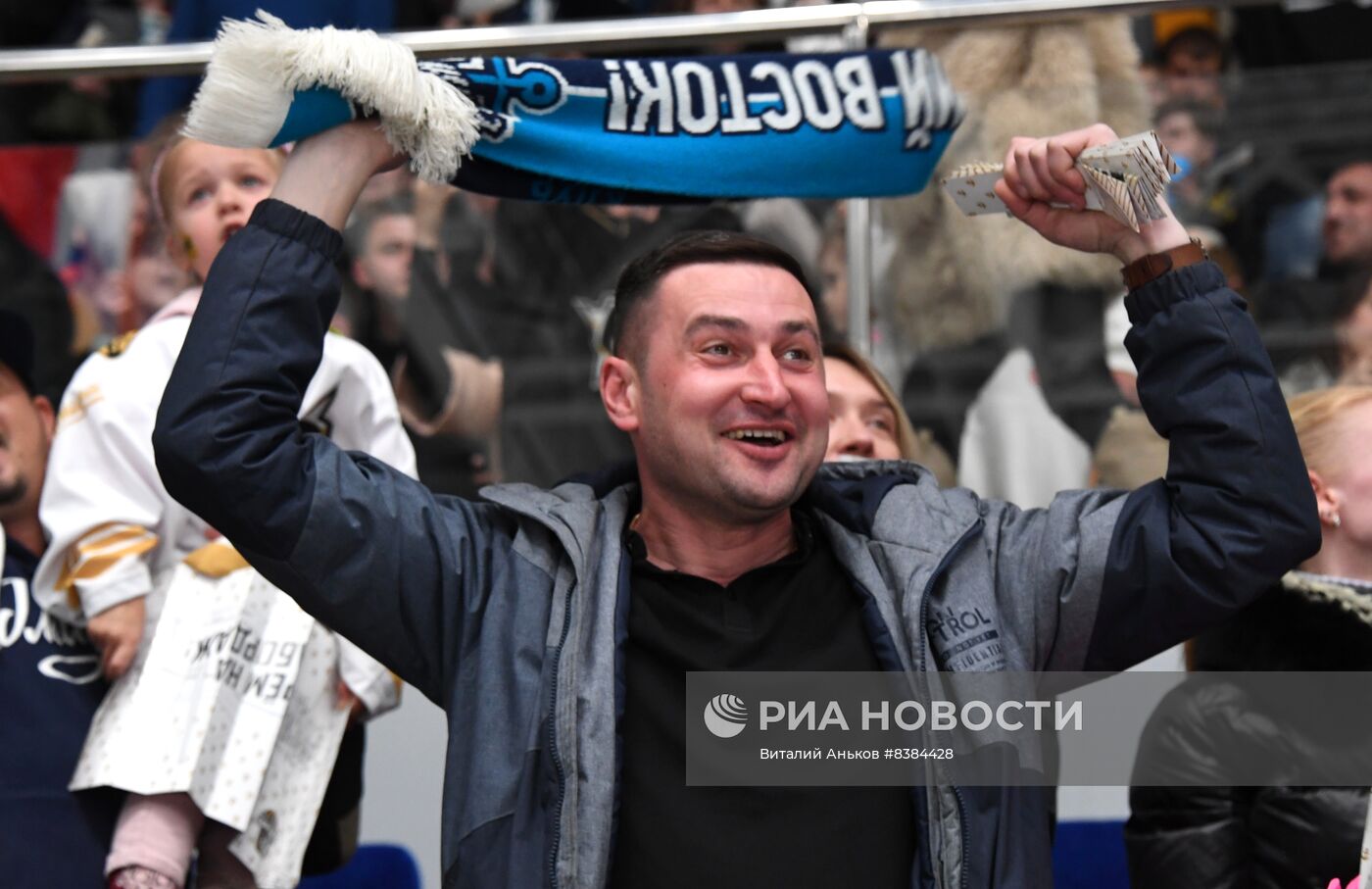Хоккей. КХЛ. Матч "Адмирал" - "Салават Юлаев"
