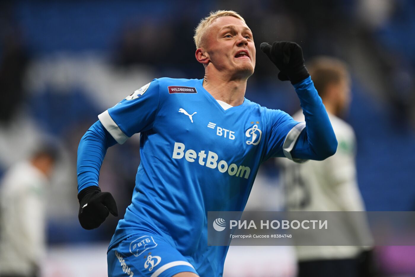 Футбол. РПЛ. Матч "Динамо" - "Крылья Советов"