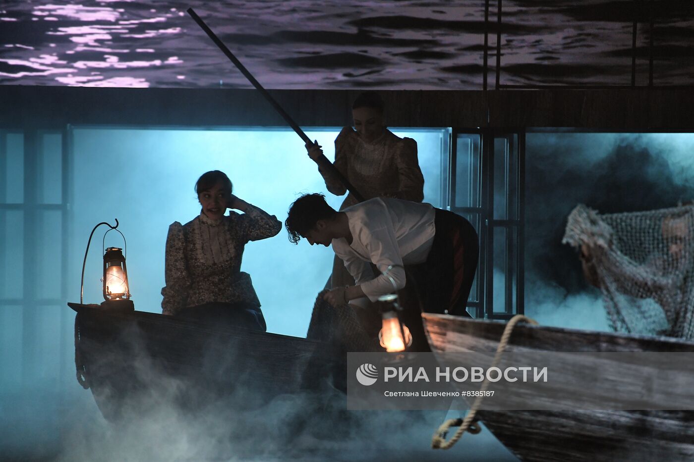 Спектакль "Тихий Дон" в театре "Русская песня"