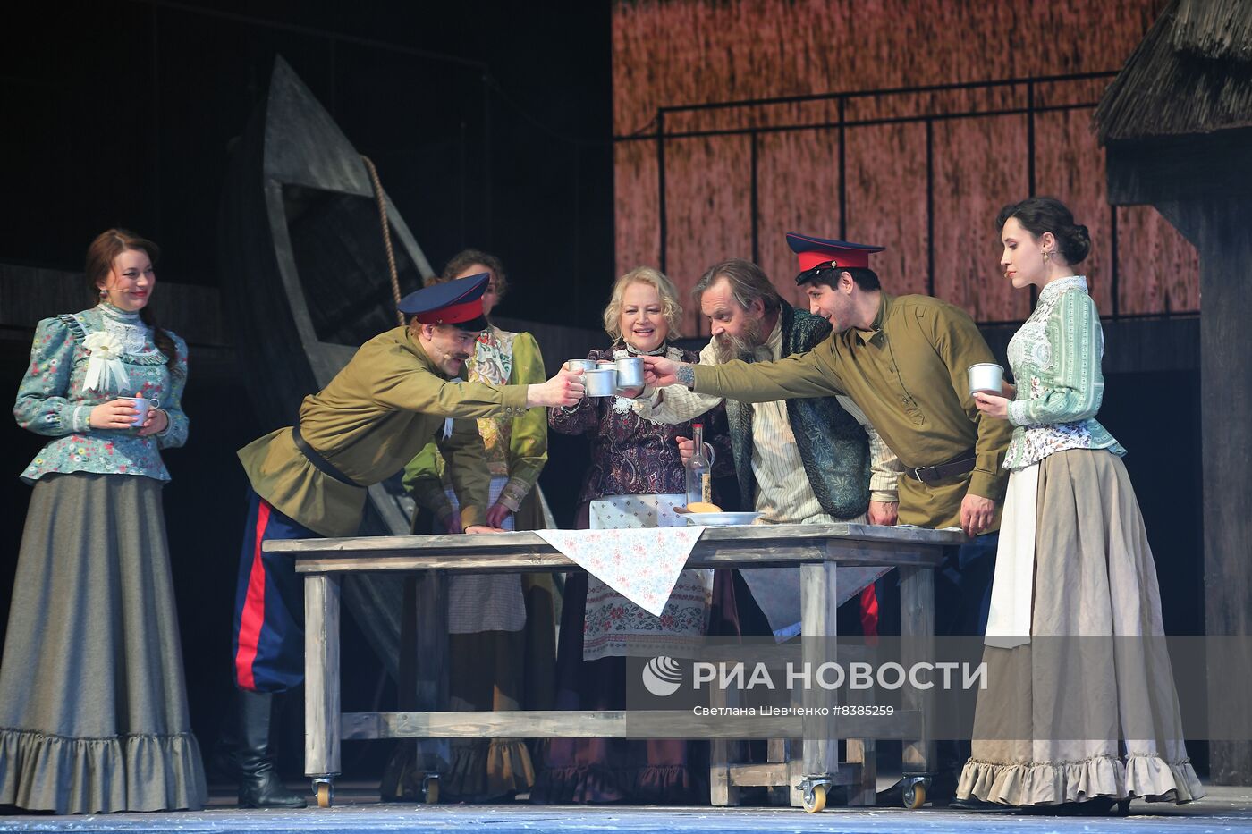 Спектакль "Тихий Дон" в театре "Русская песня"