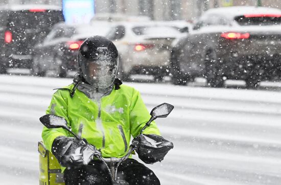 Снег в Москве